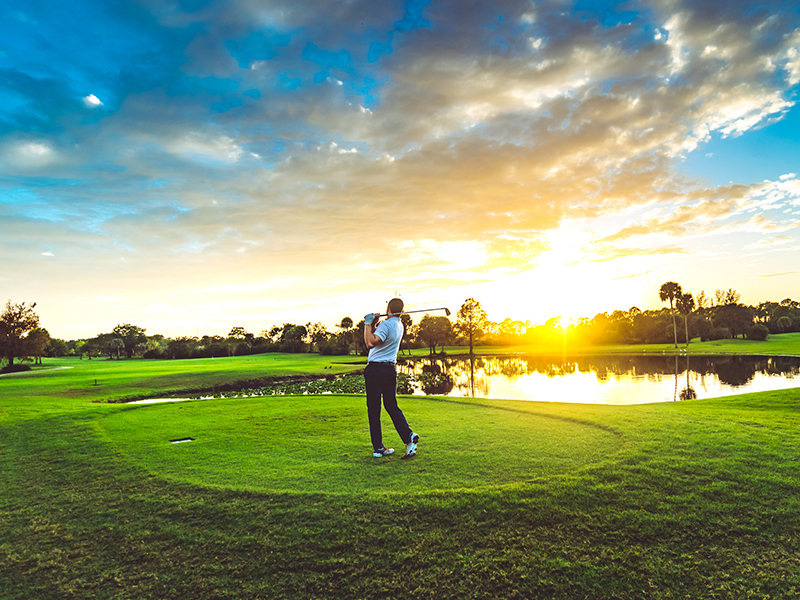 Waterfront vs. Golf Course Homes in West Palm Beach:  Lifestyle and Investment Prospects